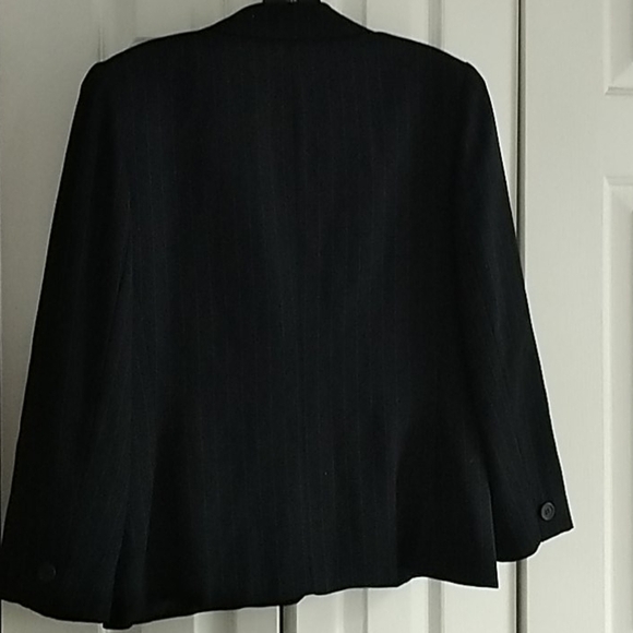 I.N.C Petite Blazer one button style, black,  6P - Picture 9 of 10